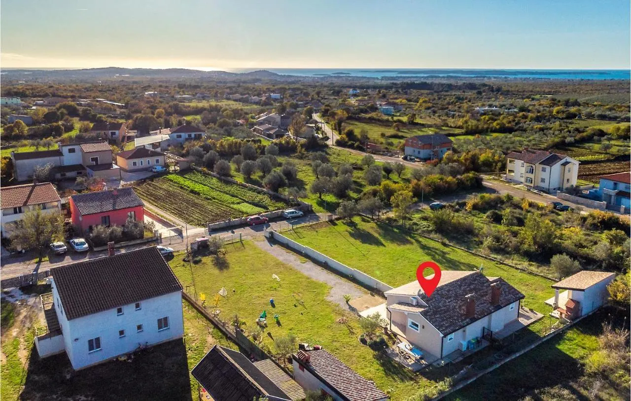 Lovely Home In Galizana With Wifi Feriehus